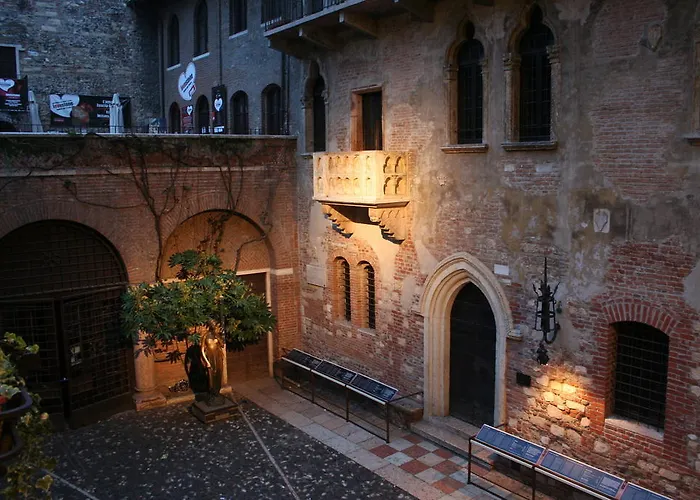 La Corte Di Giulietta Frühstückspension 4*